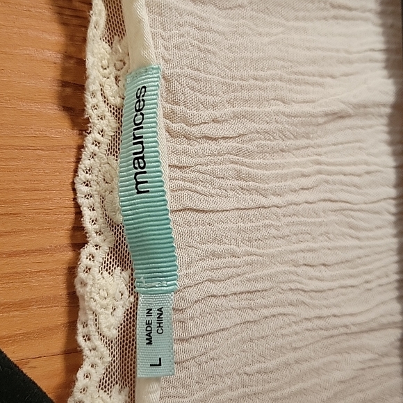 Cream v-neck top - Picture 3 of 5